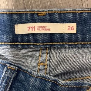 Levi’s skinny mid rise